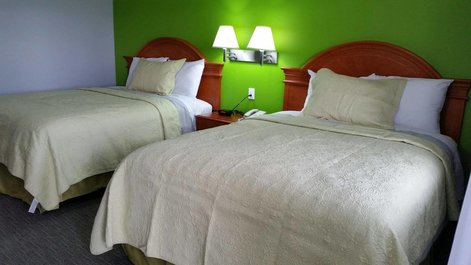 Nipissing Inn Север Бэй Экстерьер фото